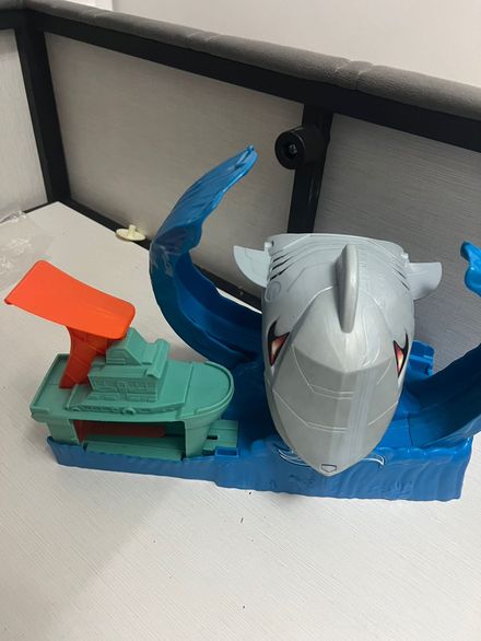 Hot Wheels Robotik köpek balığı oyun set