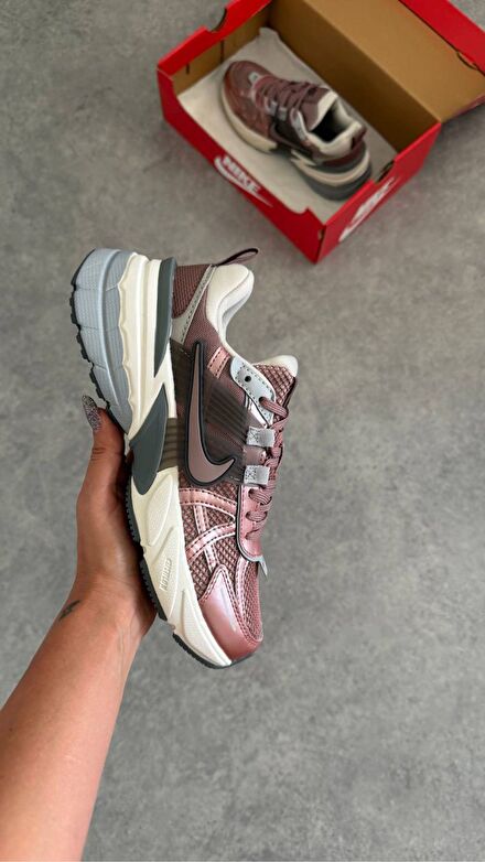 Nike V2K Plum Plum Eclipse
