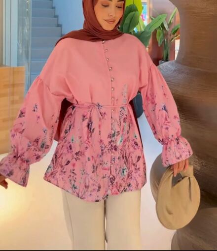 Pembe Çiçek Desenli Bluz
