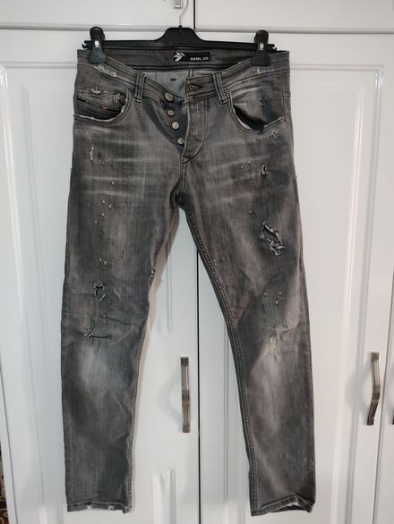 Diesel Siyah Yırtık Kot Pantolon