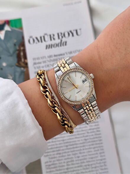 Bayan taşlı Rolex modeli
