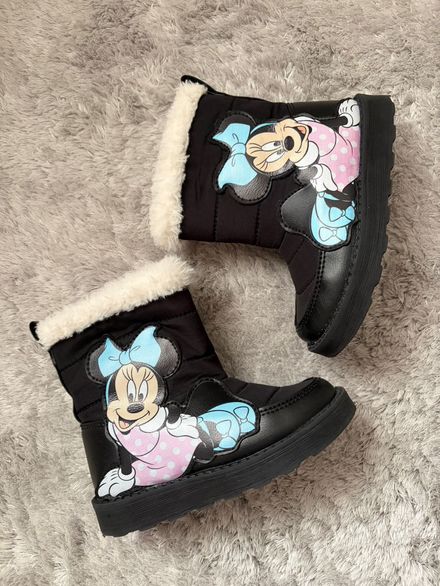 Minnie Mouse Siyah Kar Botu