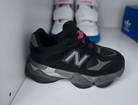 New Balance Siyah Sneaker