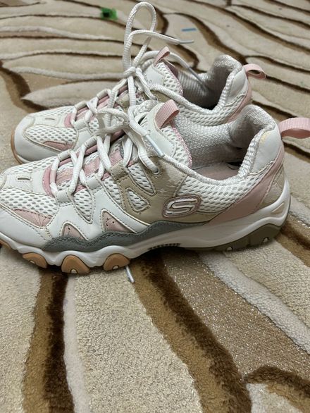 Skechers