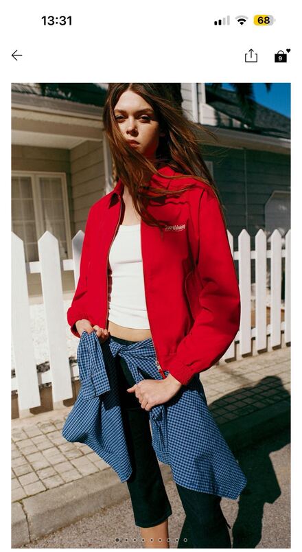 Pull and bear kırmızı nakışlı ceket