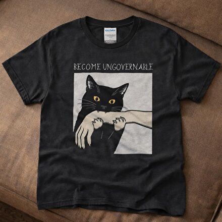Siyah Kedi Baskılı T-Shirt