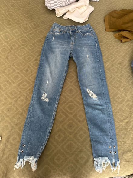 Yırtık Detaylı Jean Pantolon