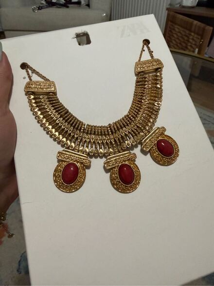 Zara Kırmızı Taşlı Kolye