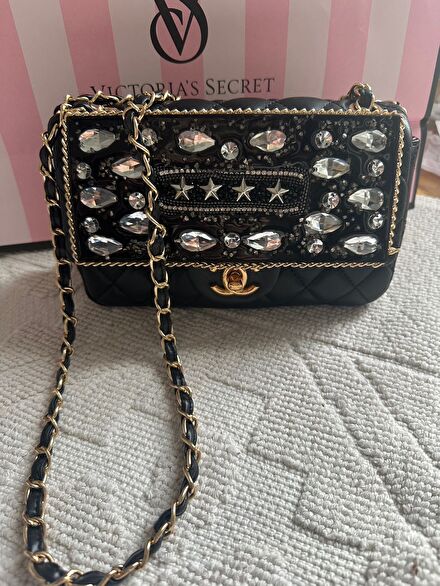 Chanel Siyah Taşlı Zincir Askılı Çanta