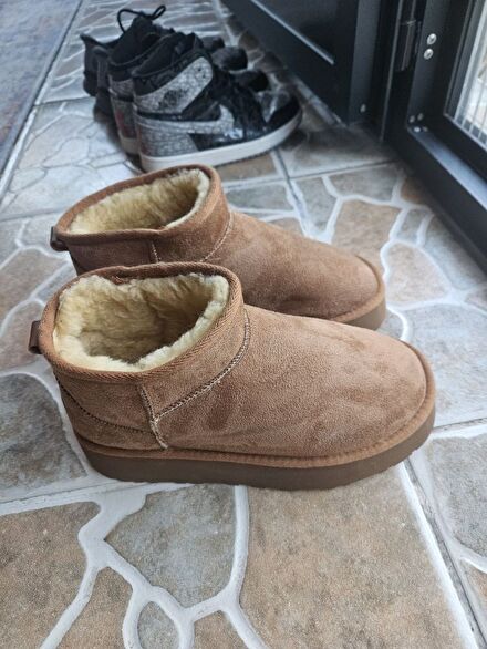 Ugg kahverengi bot