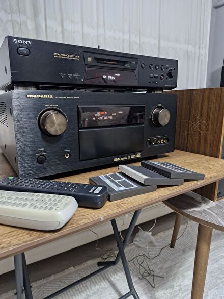 Sony CD Çalar ve Marantz Receiver Seti