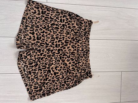 Leopar Desenli Şort