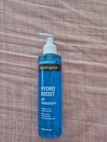 Neutrogena Jel Temizleyici ve the purest