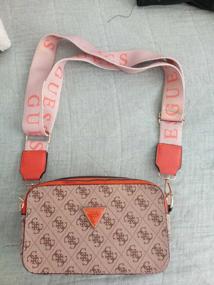 Guess Çapraz Askılı Çanta