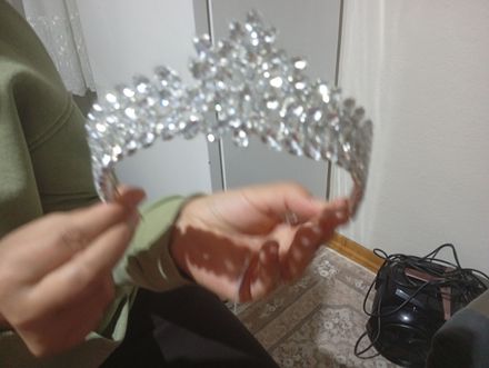 Gümüş Taşlı Gelin Tacı ve gelinlik