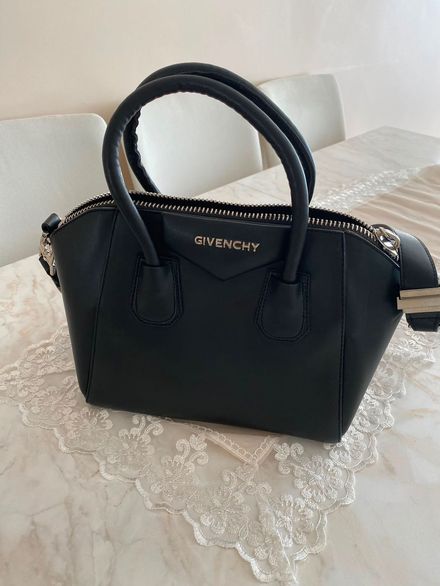 Givenchy Siyah Deri Çanta