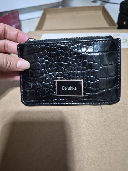 Bershka Siyah Kartlık