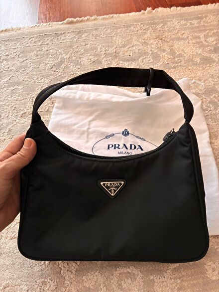 Prada Siyah Omuz Çantası