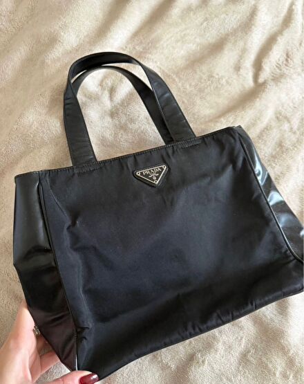 Prada Siyah Omuz Çantası