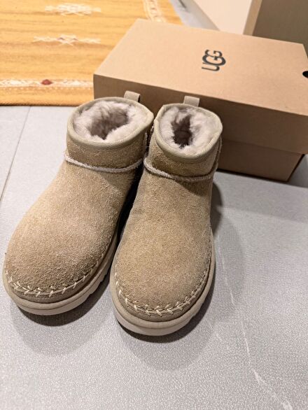 Ugg Bot