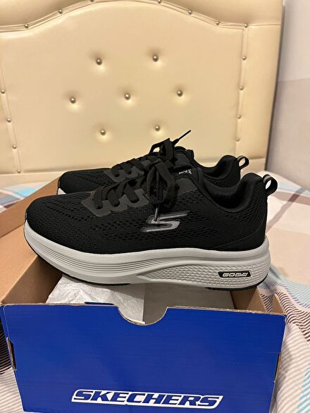 Skechers Siyah Spor Ayakkabı