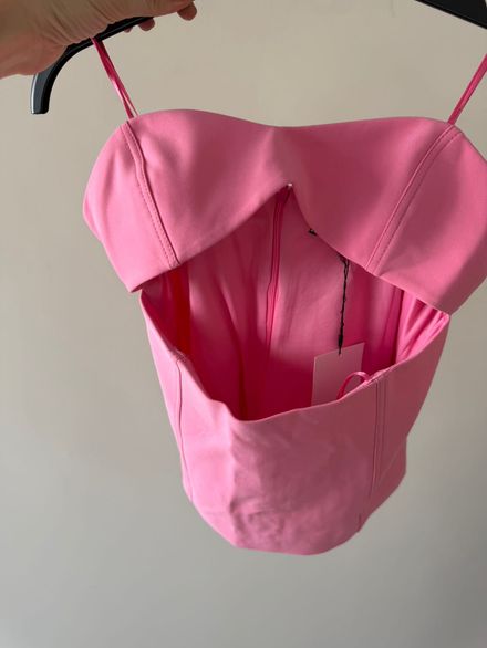 Pembe Büstiyer