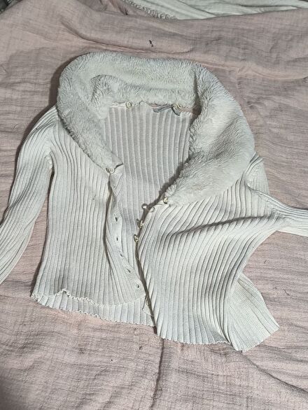 Krem Peluş Yaka Hırka