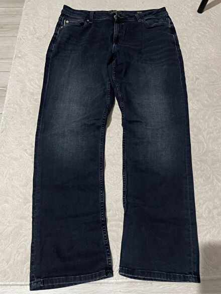Colin’s Straight Bootcut Jean