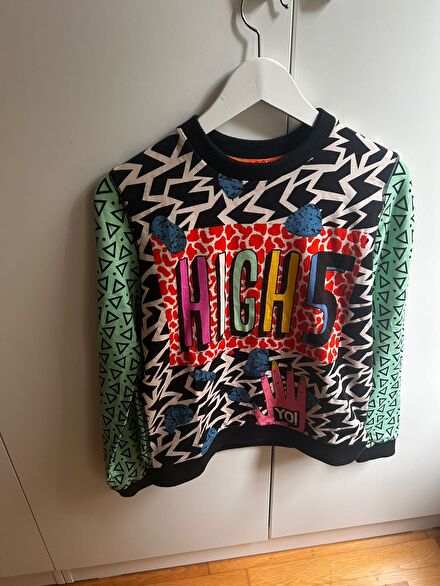 MUDO "HIGH 5" Sweatshirt – M