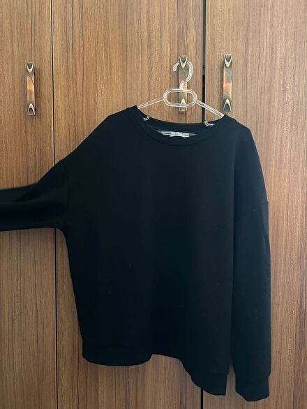 Mudo Siyah Düşük Omuz Sweatshirt M