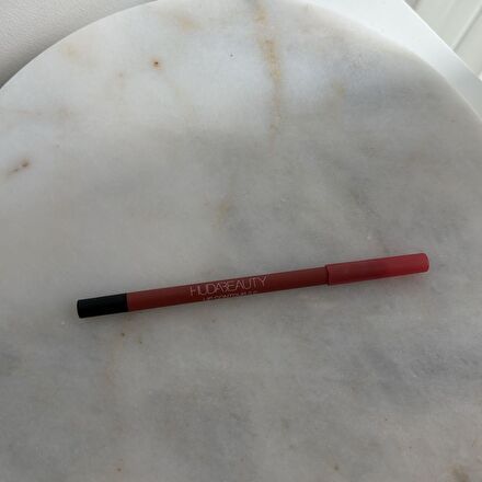 Huda Beauty Dudak Kalemi Rusty Pink