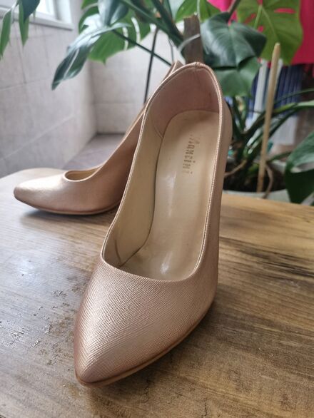 Pudra stiletto