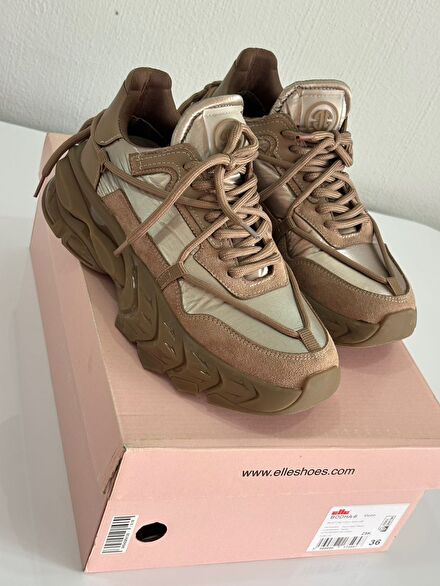 Elle Pudra Sneaker