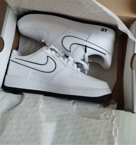 Nike Beyaz Spor Ayakkabı numaralar mevct