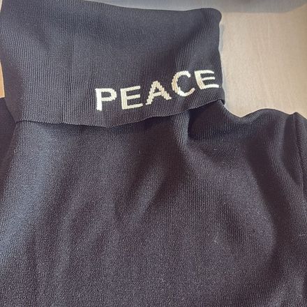 Siyah PEACE Yazılı Balıkçı Yaka Kazak