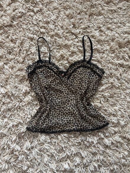 urban outfitters leopar top