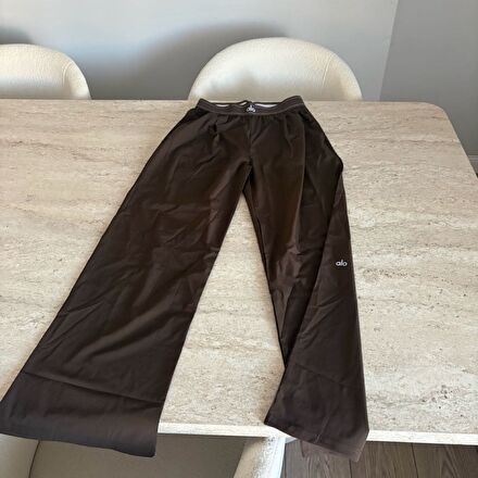 Alo Yoga Kahverengi Eşofman Altı