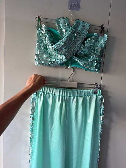 tiffany Payetli Crop ve Pantolon Takımı