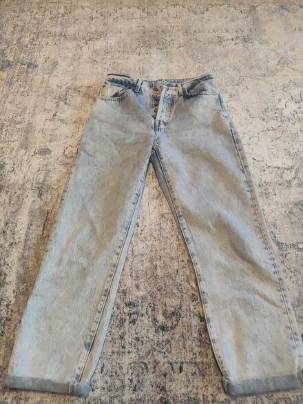 Açık mavi Levi's marka 501 jean
