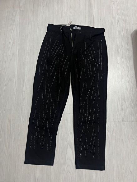 Taşlı Siyah Jeans Pantolon