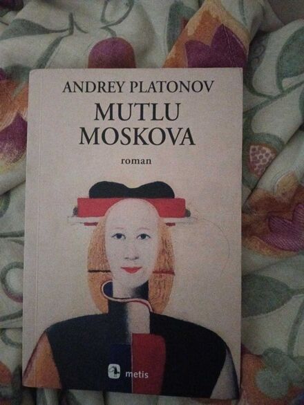 Mutlu Moskova Romanı