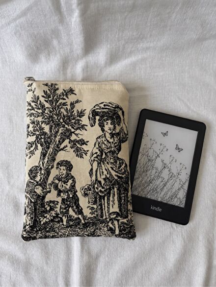Siyah vintage Kindle kılıfı