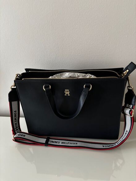 Tommy Hilfiger lacivert Çanta