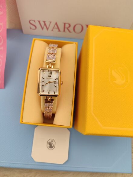 Swarovski Taşlı Gold Kadın Saat