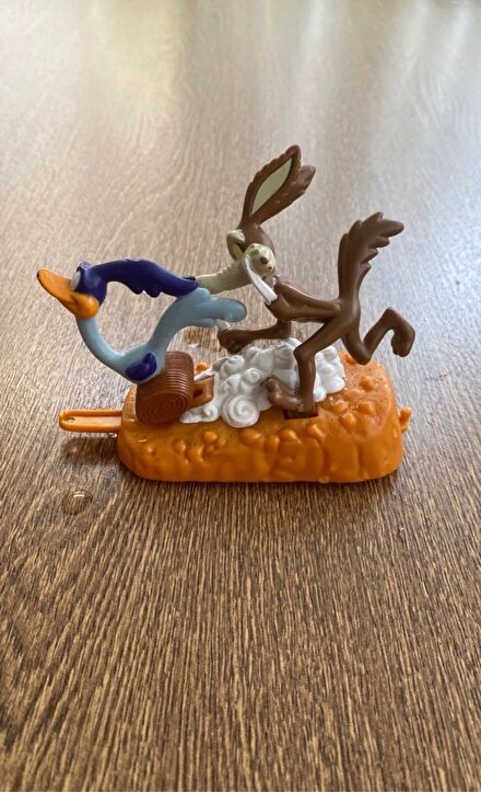 Warner Bros Wile E. Coyote & Road Runner