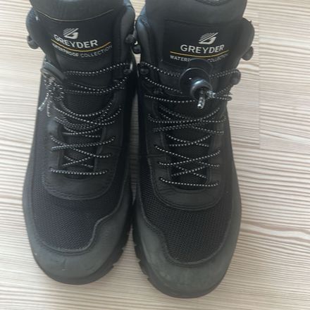 Greyder Bot & Bootie