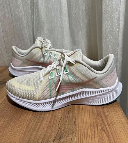 Nike Quest 4 Kadın Koşu Ayakkabısı