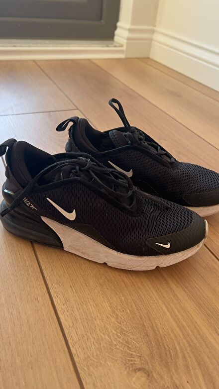 Nike Sneaker