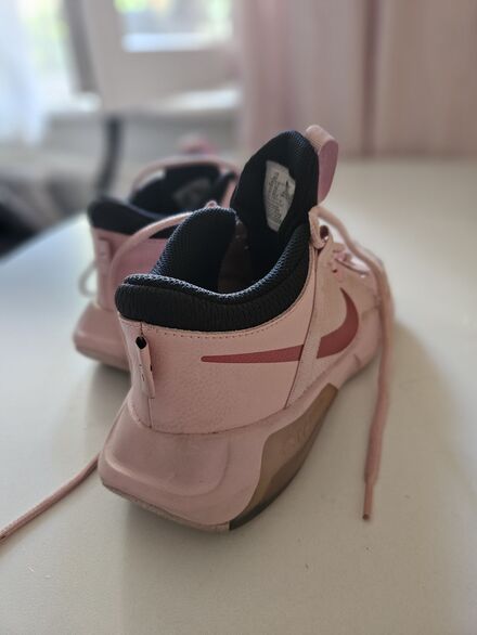 Nike Pembe Spor Ayakkabı