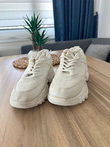 Beyaz Sneaker Ayakkabı